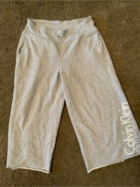 Calvin Klein Performance Light Heather Gray Cropped Lounge Pants
